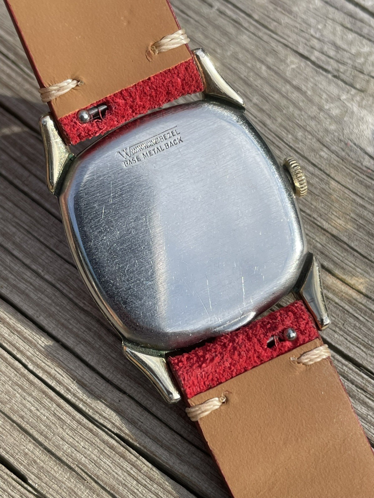 1940’s Men’s Vintage Elgin Tonneau Elgin Cal. 554 Manual Wind 15 Jewels Running