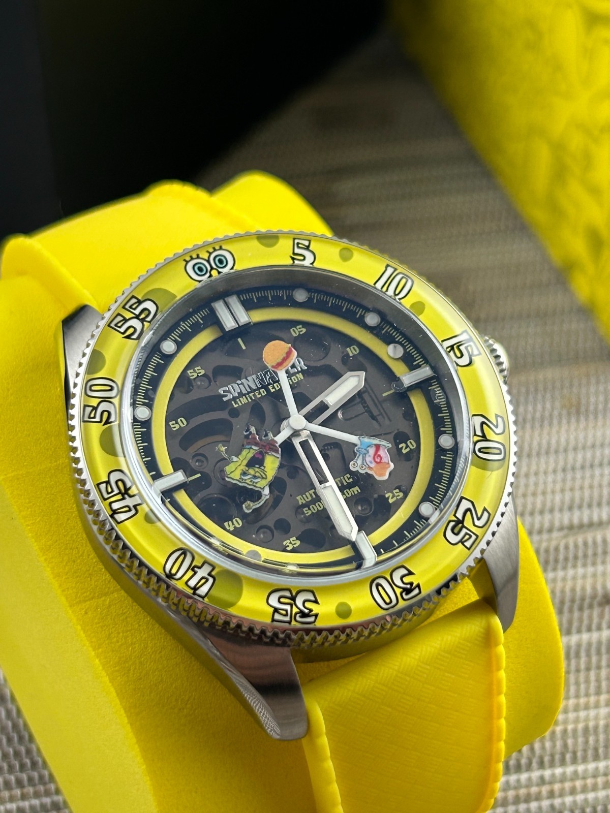 Spinnaker SpongeBob SquarePants Peek-a-Boo Croft Midsize Skeleton Automatic LE