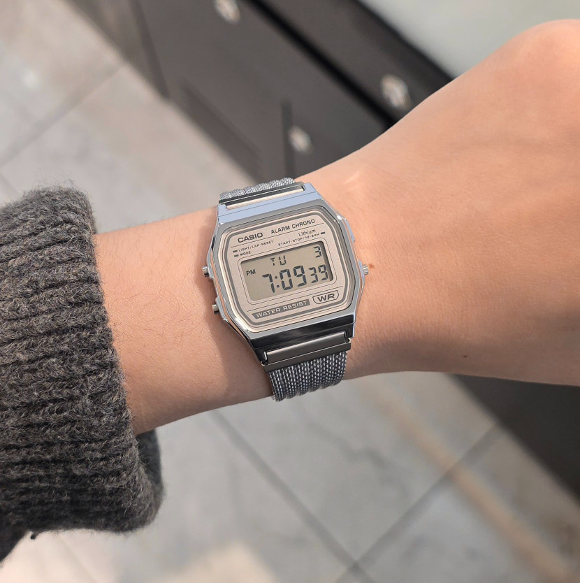 Casio A158WEM-7DF Vintage Silver Digital Watch Stainless Steel Mesh Band