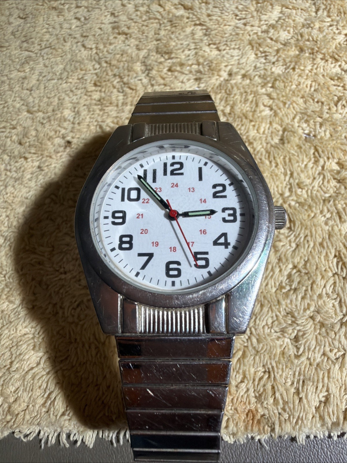 Silver Tone Men Watch 37mm Stretch Band 7.5″, Runs New Battery