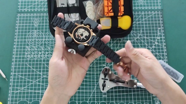 Watch Link Removal Kit with Case Opener, Spring Bar Tools and Carrying Case