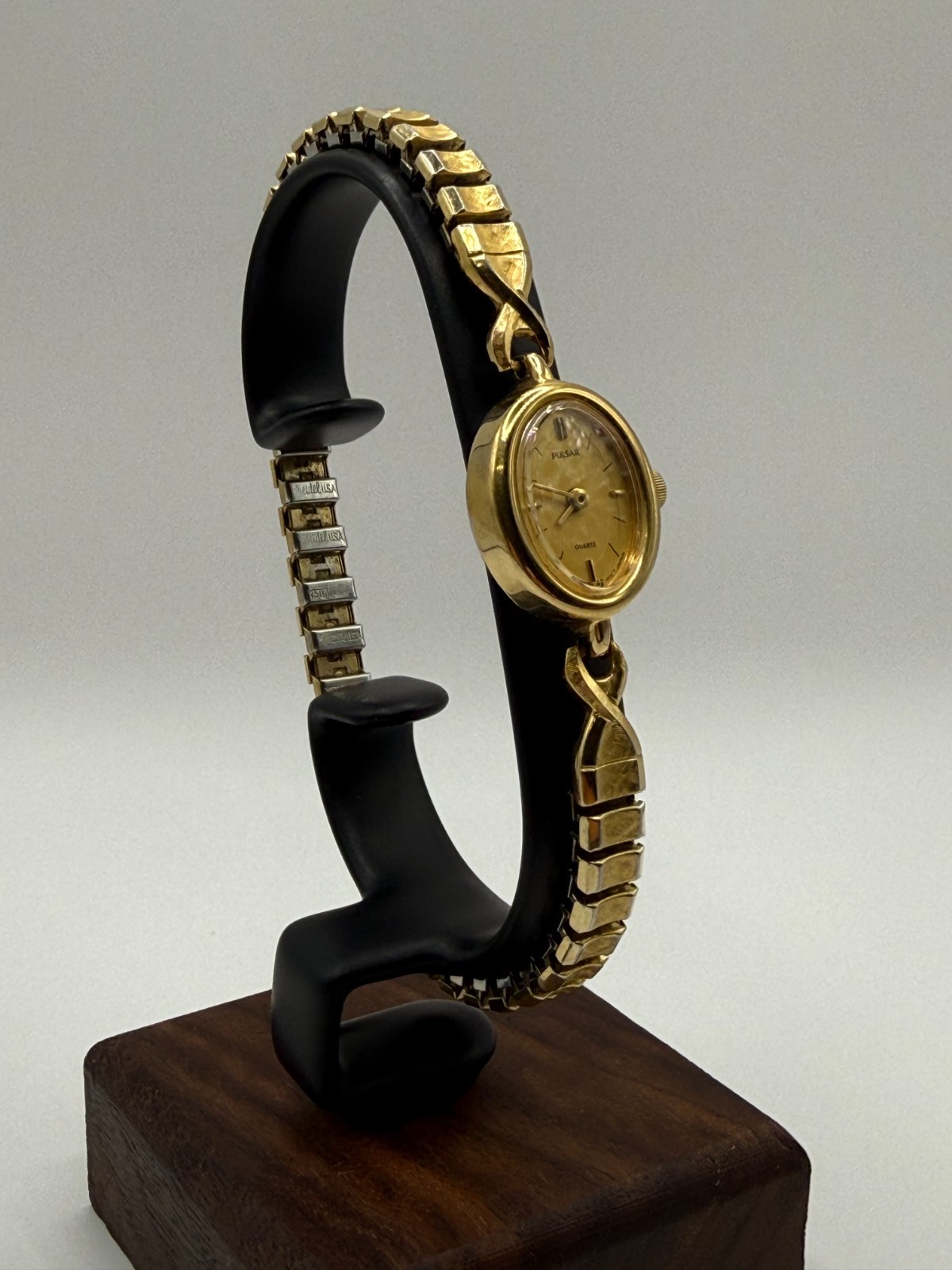 Vintage Pulsar V810-0520 Women’s Cocktail Watch Gold Tone Oval
