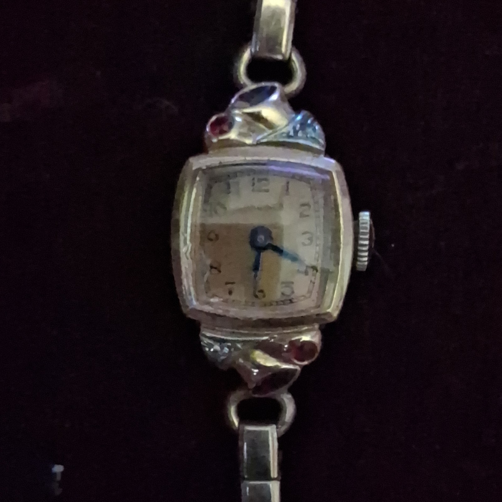 Longines Women’s Manual Mechanical Dress Watch Solid Gold Case