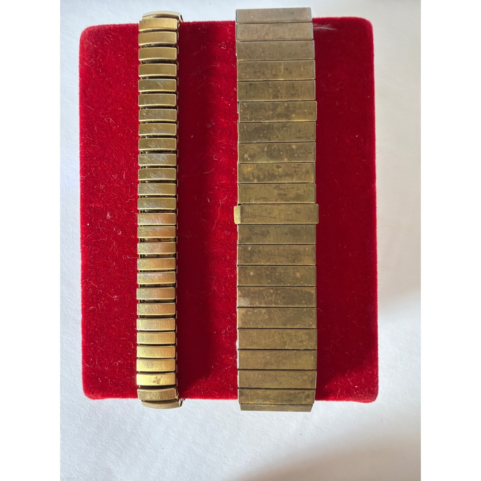 Timex His and Hers Watch Set Gold Tone Expansion Band Indiglo Quartz 2 Piece Lot