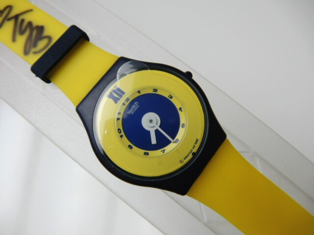 AMARILLO! Swatch “1st” year SKIN SIGNED By TYRA BANKS! NIB-RARE!