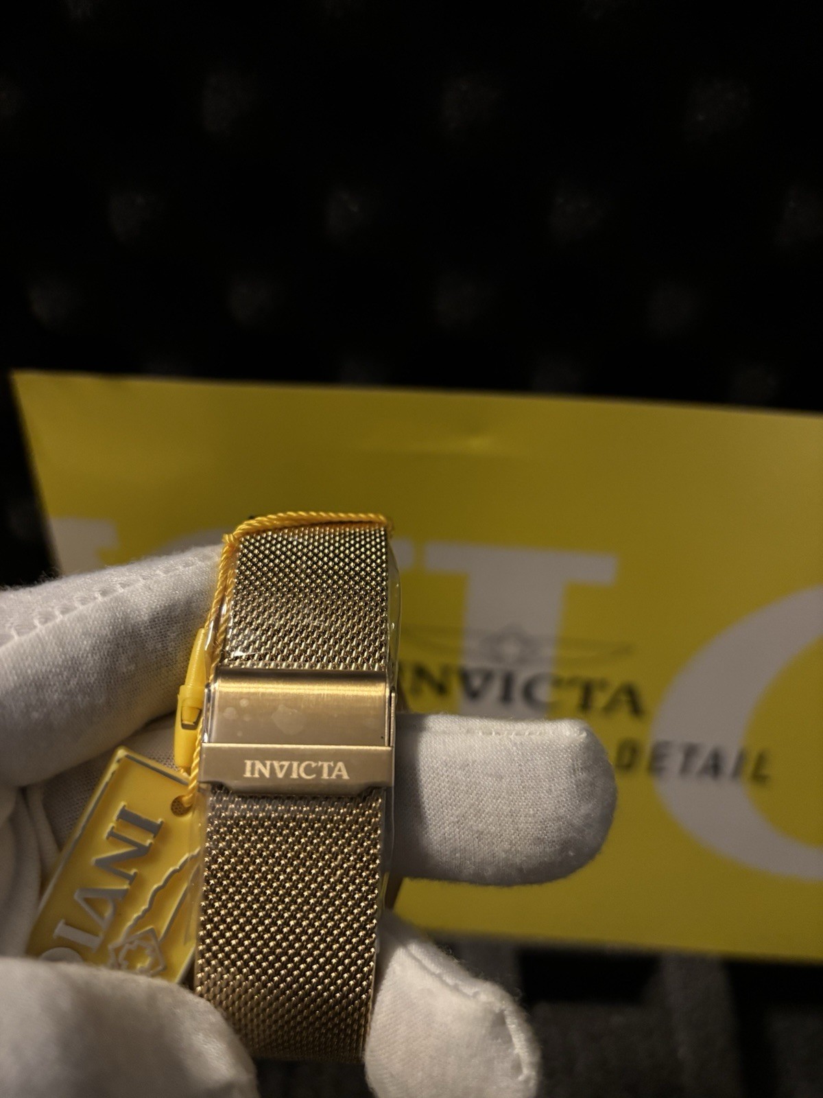 Invicta Pro Diver Men Quartz Black Dial Gold Mesh SS Date 100m w/ Box