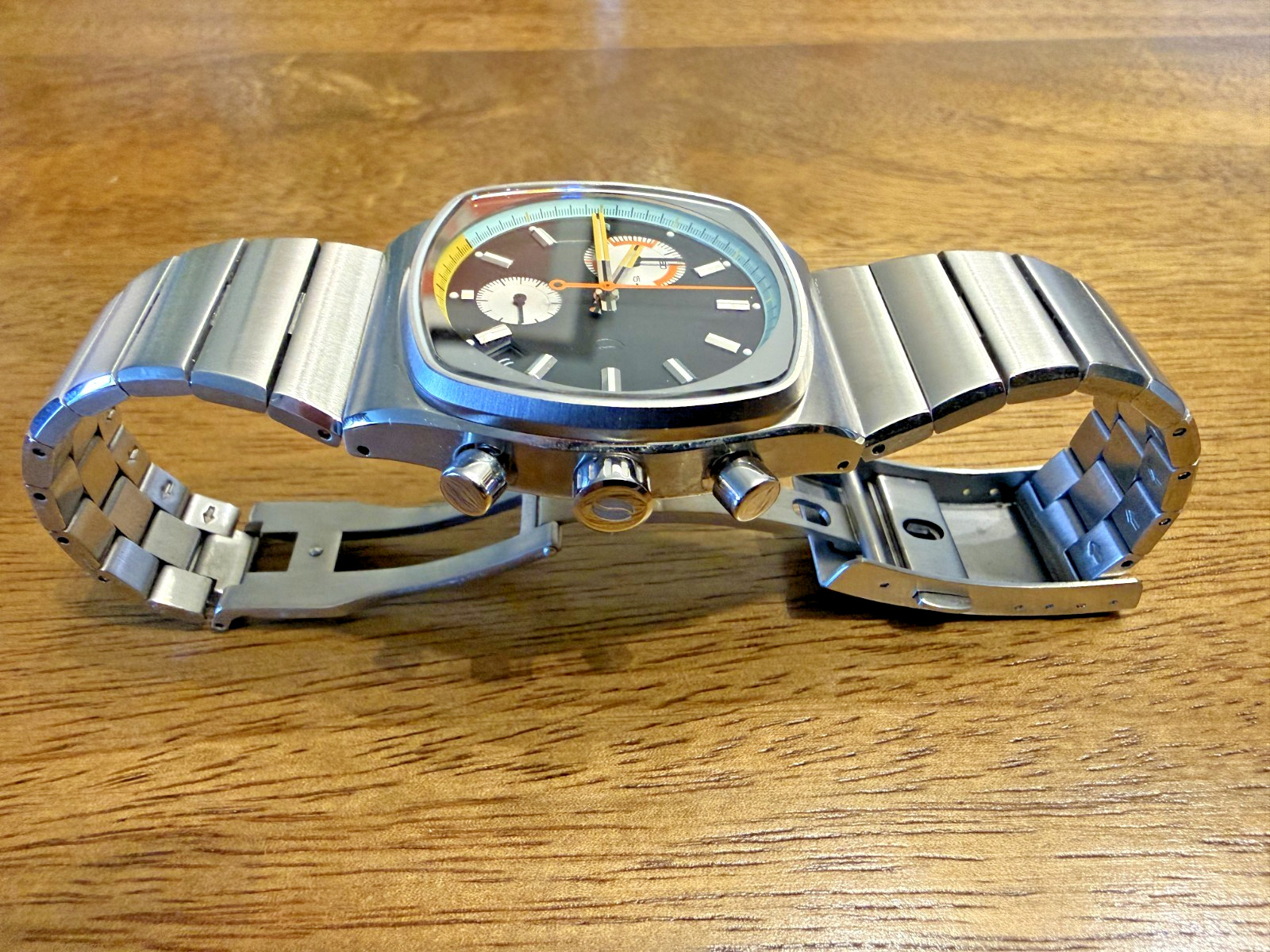 Brew Metric Retro Dial Chronograph 36mm Meca-Quartz Full Kit Box Sapphire