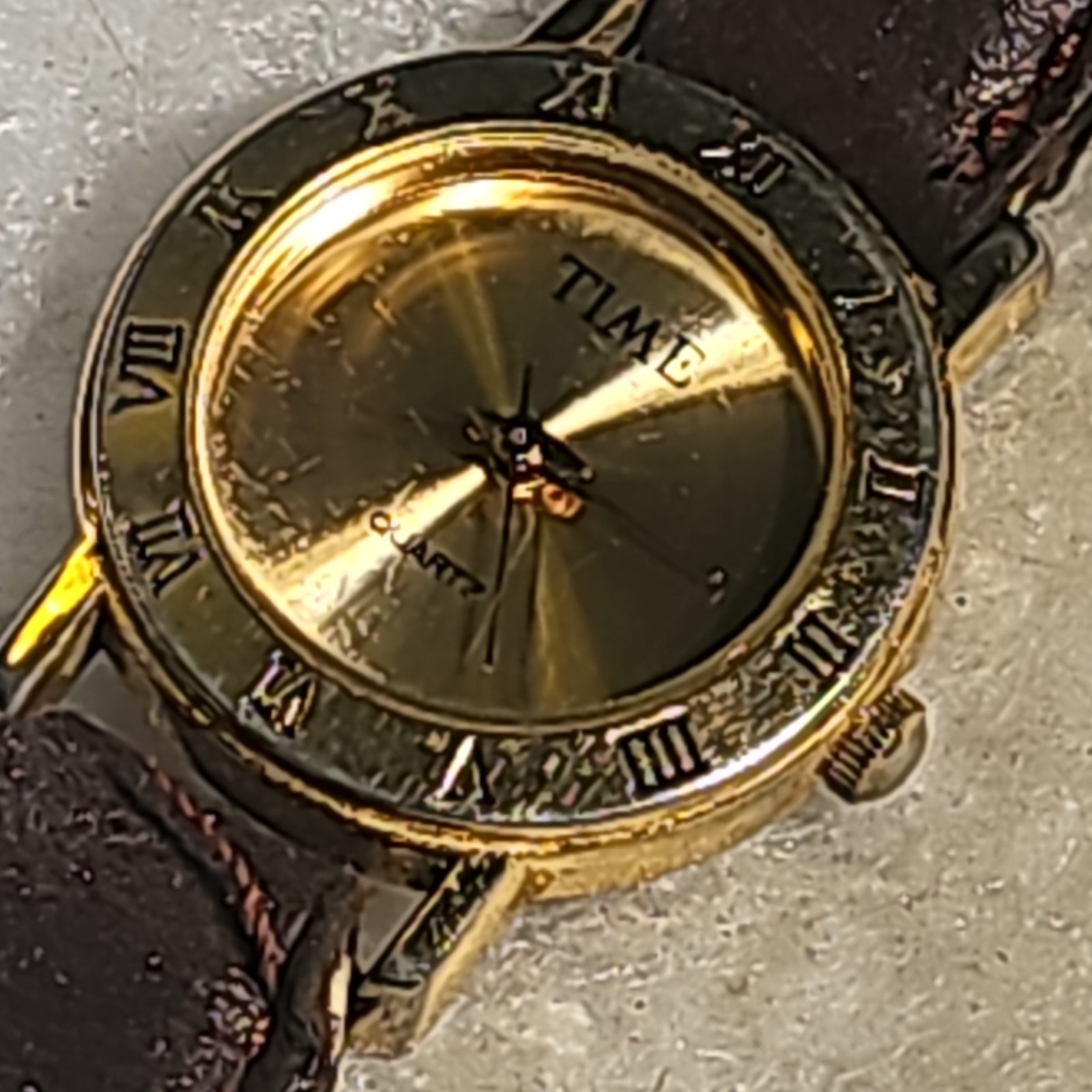 Tianu Quartz Analog Wristwatch Round Gold Case Dial Roman Numerals Brown Leather