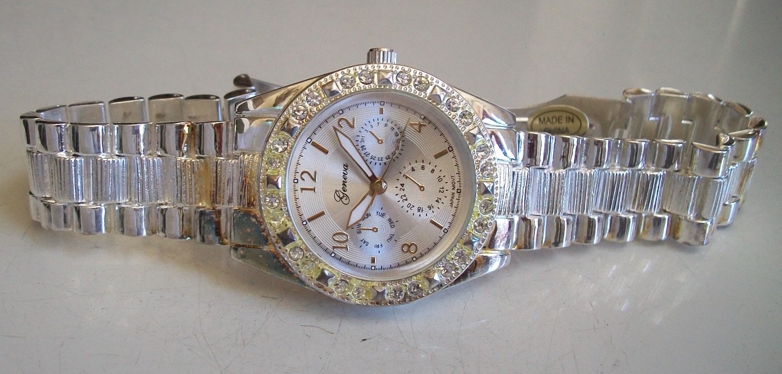 Men’s silver finish fashion dressy casual watch up to 9.5 inches wrist