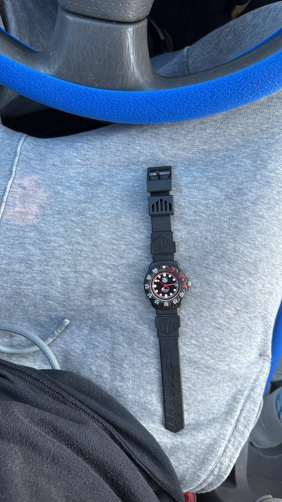 TAG Heuer Formula 1 Quartz Date 35mm Black Rubber Strap Rotating Bezel