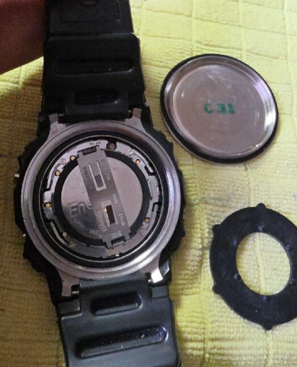 Vintage Casio G-Shock DW-5600C (Module 901) Japan H Screwback — Org 141 F8 Band