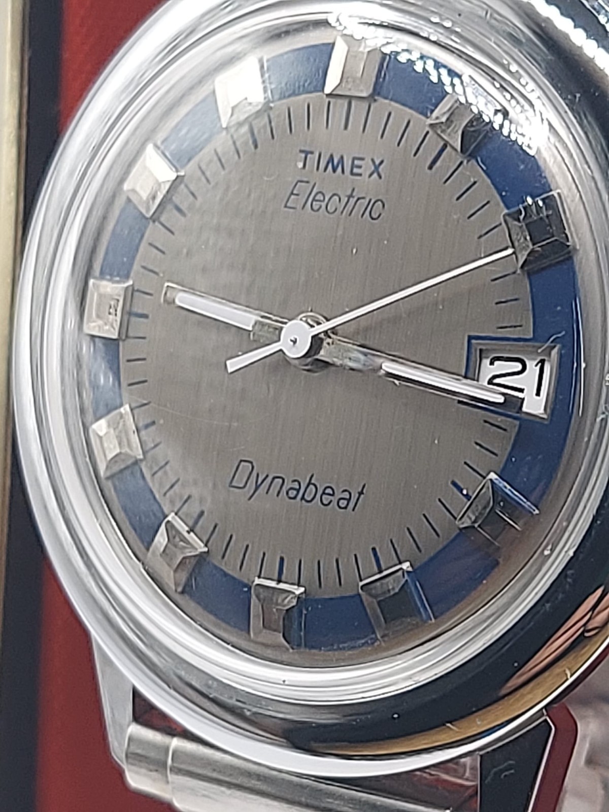 1 Vintage 70s? Timex Dynabeat datejust Electric Men’s Watch – New Old Stock .