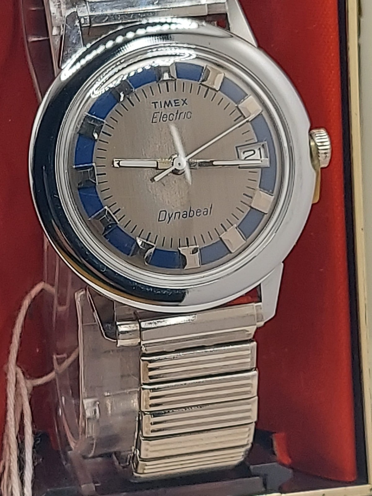 1 Vintage 70s? Timex Dynabeat datejust Electric Men’s Watch – New Old Stock .