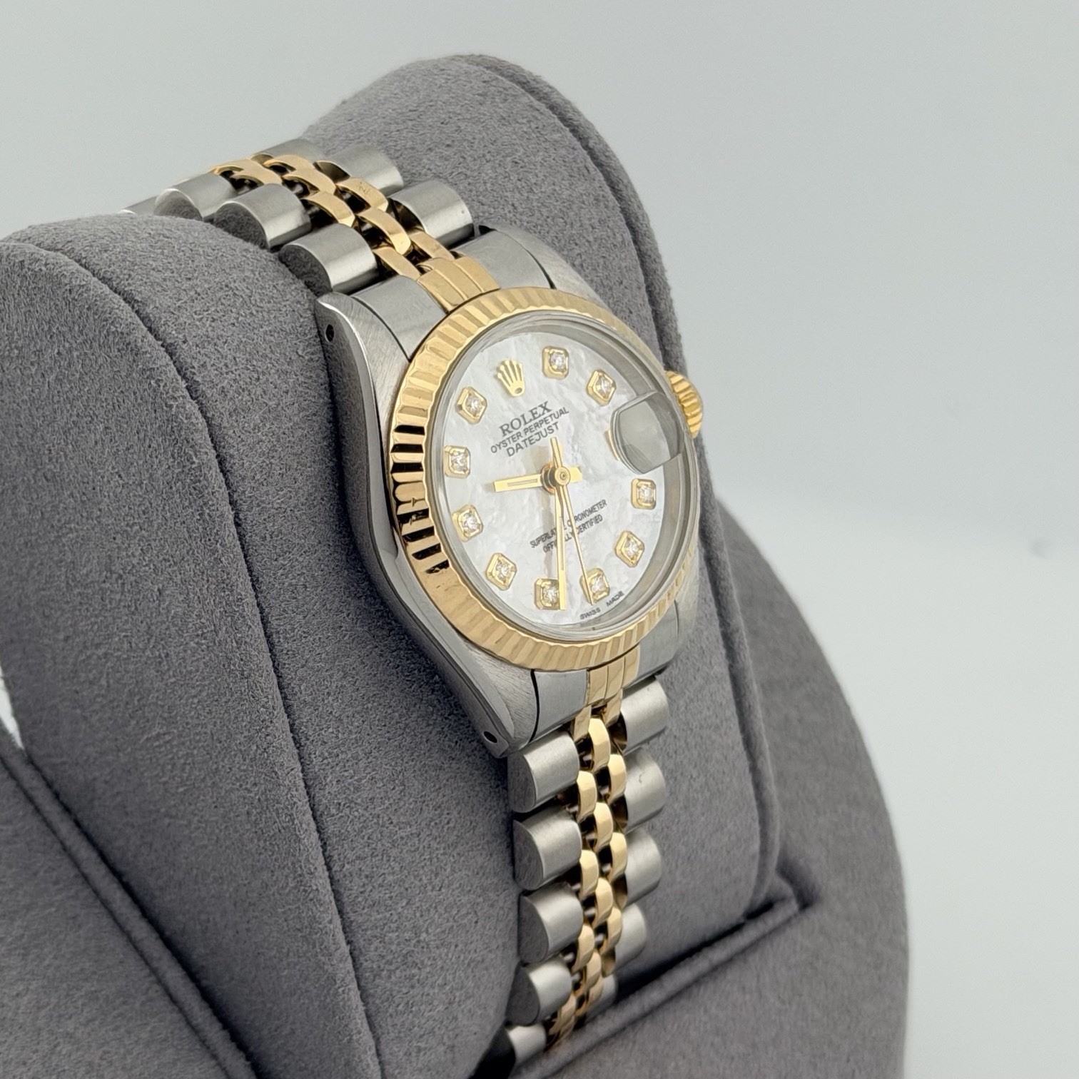 Rolex Ladies Datejust 69173 26mm Mother of Pearl Diamond Dial 18k Gold Steel