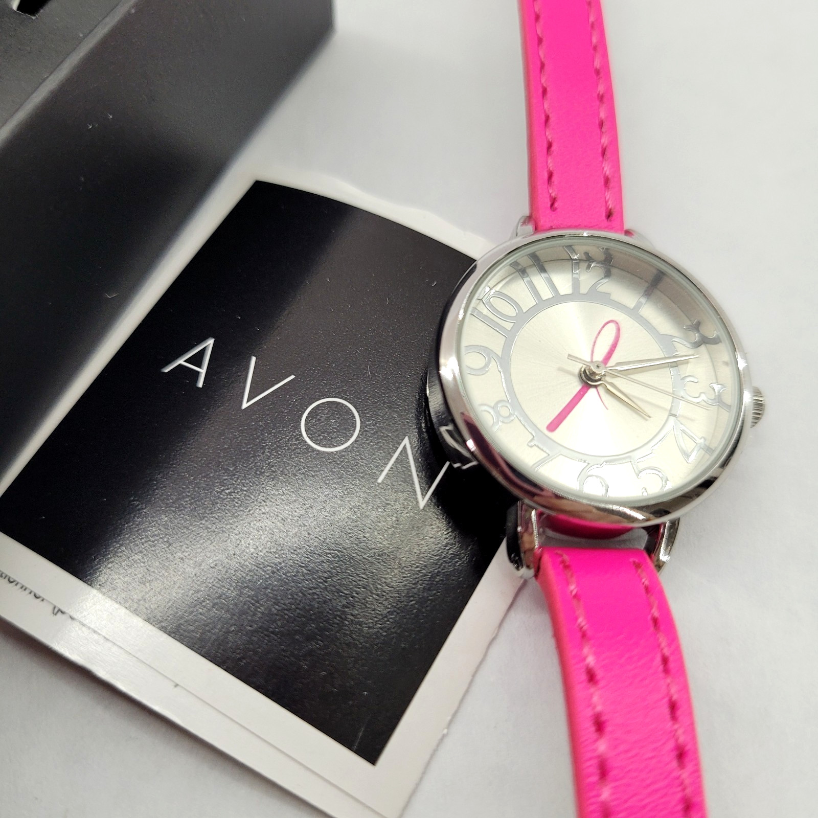 Avon Breast Cancer Watch Hot Pink & Ribbon Bracelet New in Box – needs battery