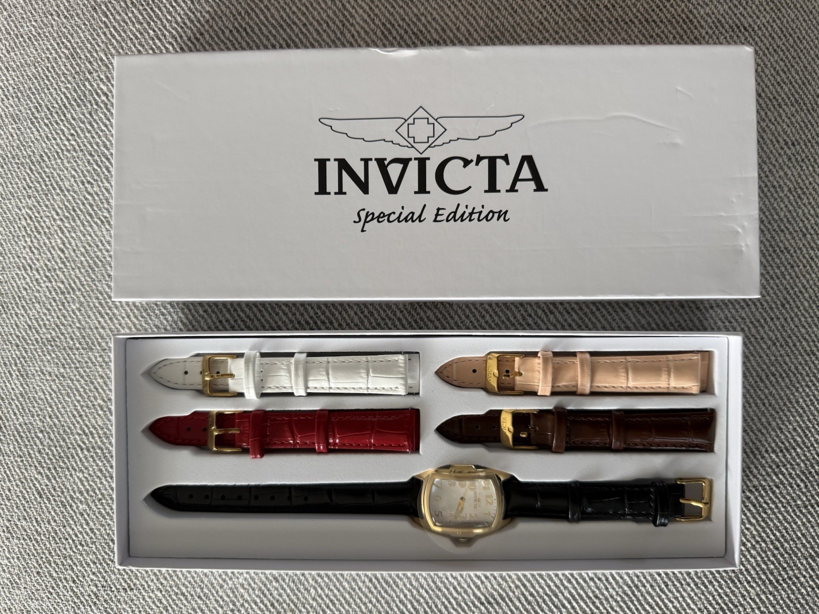 Invicta Special Edition Quartz Cushion Watch Set w/ 5 Leather Straps