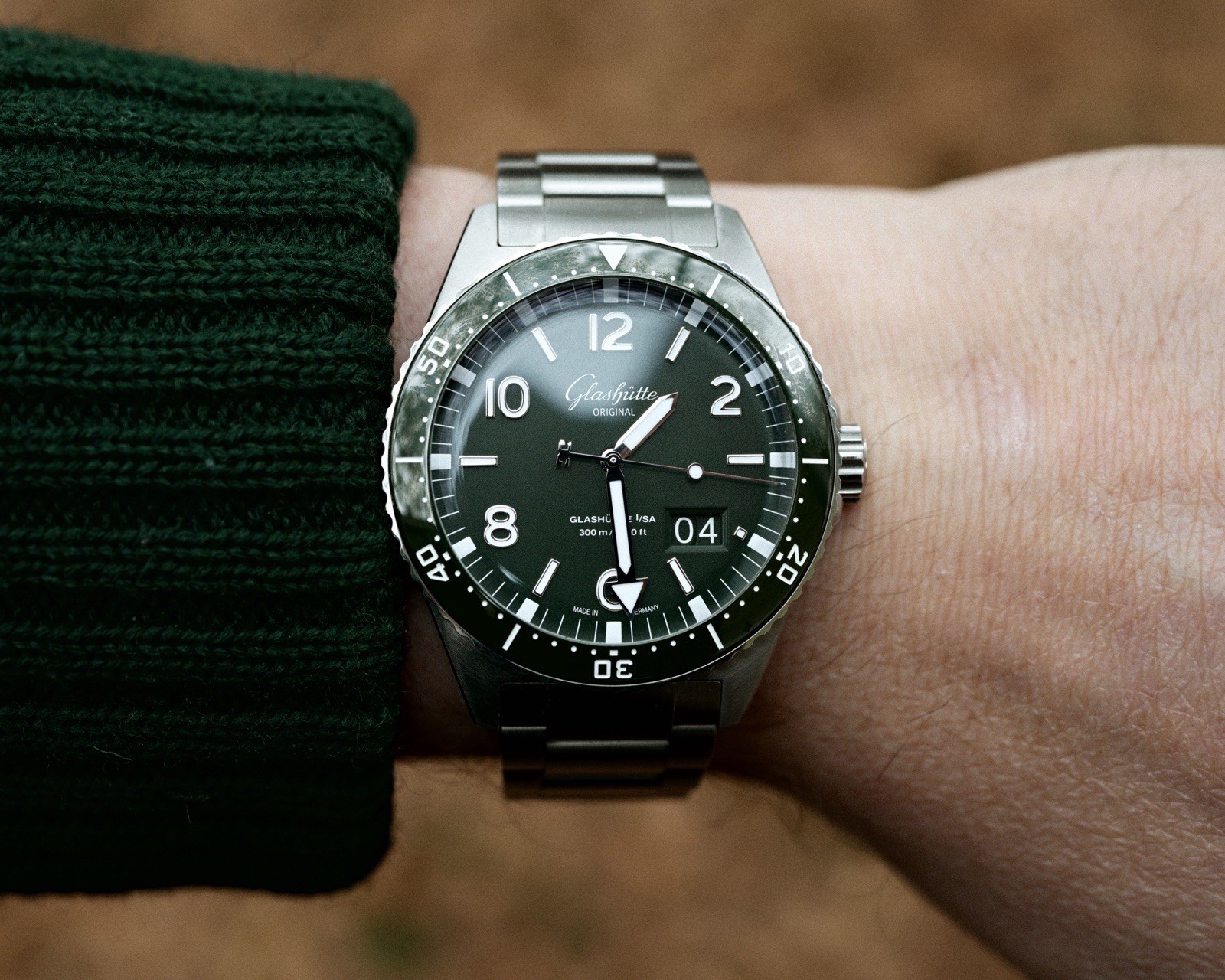 Glashutte Original SeaQ Panorama Date 43mm Watch – Reed Green – Brushed Bracelet