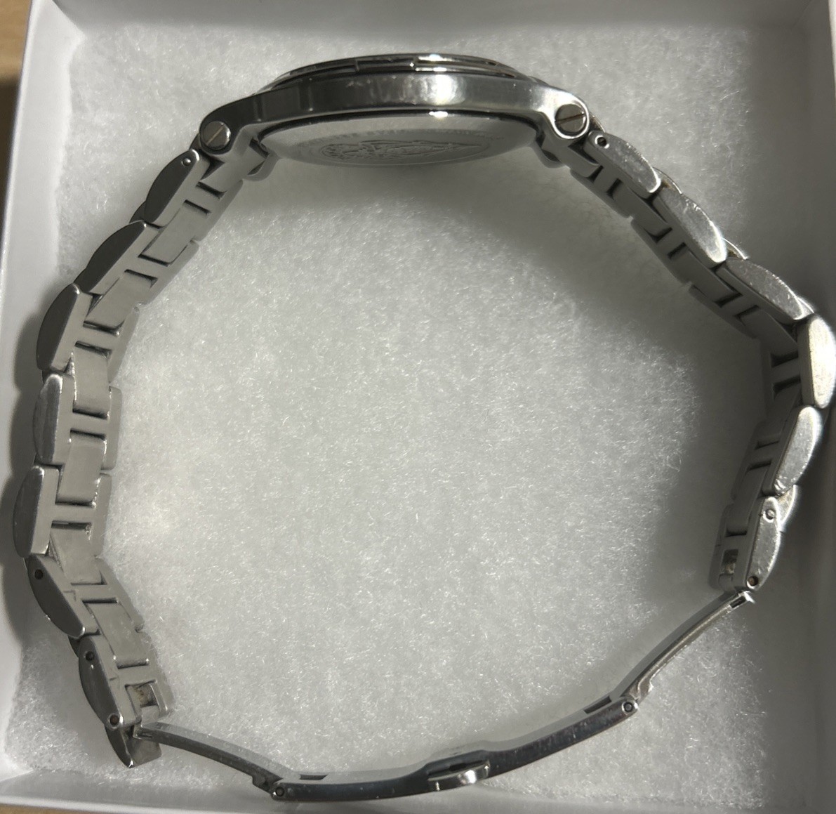 Gucci Men’s Watch 9040mm Stainless Steel Silver Dial Swiss Made