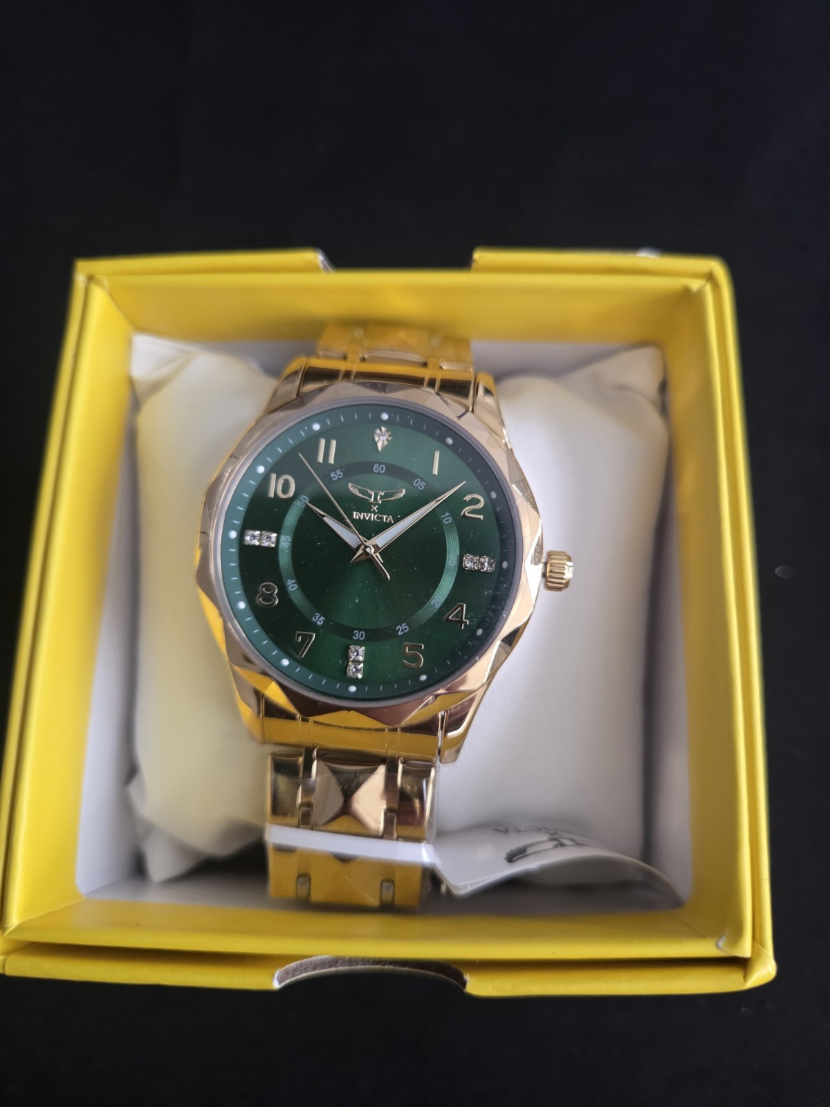 Invicta womens quartz dress watch gold-tone bracelet green dial 30m