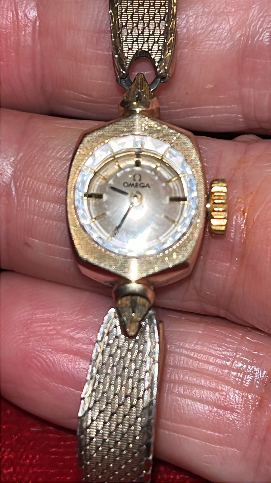 Vintage 1960’s OMEGA 14K Yellow Gold Case Mechanical Wind 17 Jewels Runs Well!