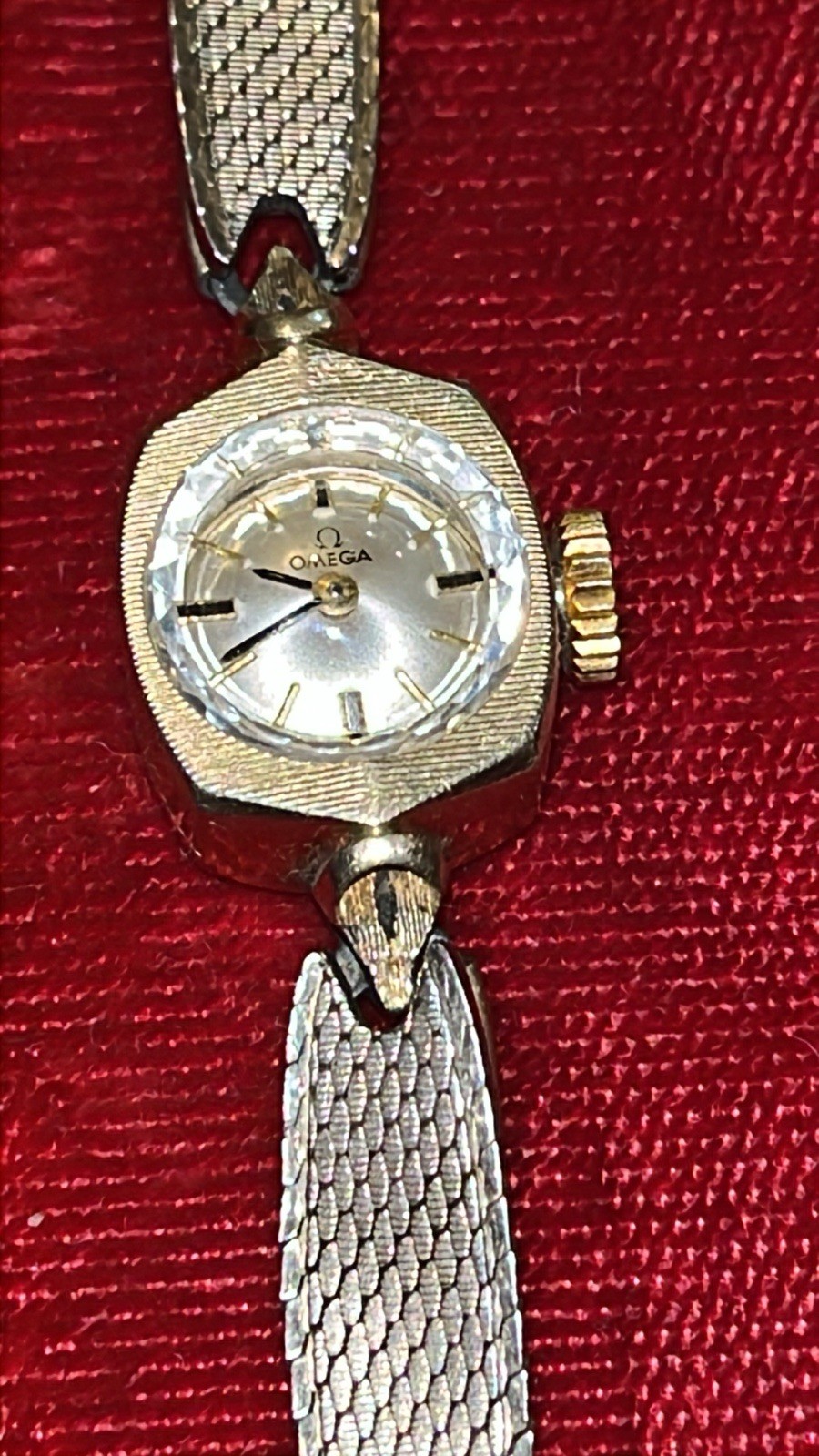 Vintage 1960’s OMEGA 14K Yellow Gold Case Mechanical Wind 17 Jewels Runs Well!