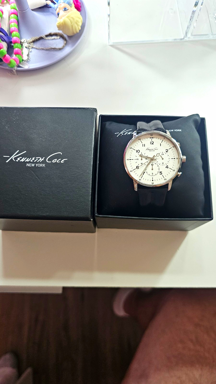 Kenneth Cole New York Men’s Chronograph Quartz Watch White Dial Leather 3 ATM