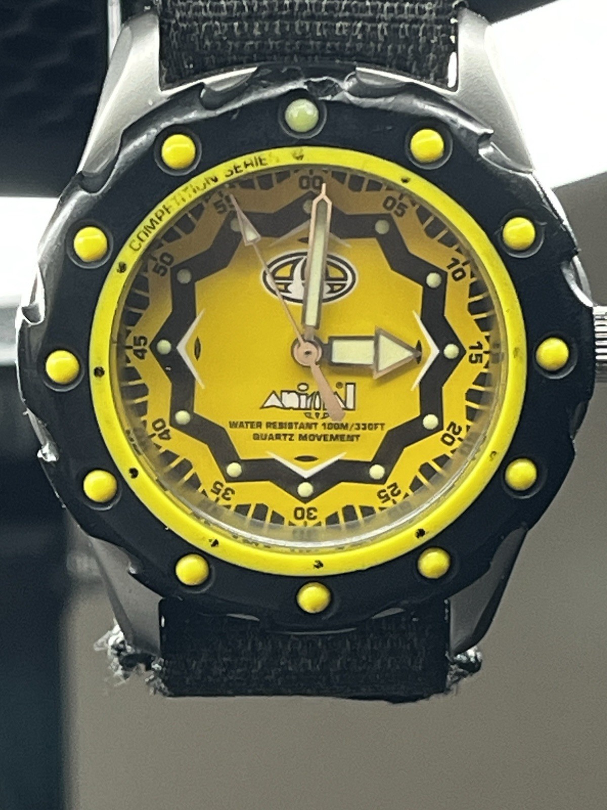 Vintage Animal W005 Competition Series Watch Yellow Dial Original Box 90s Surf