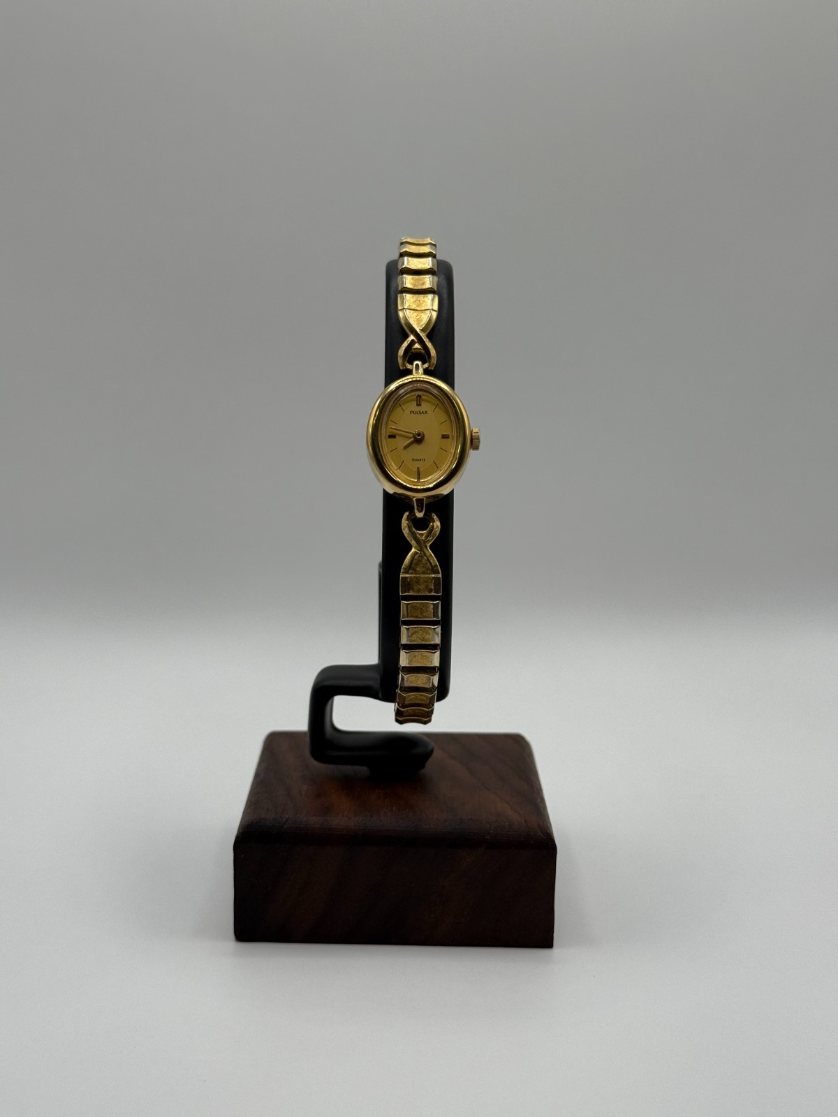 Vintage Pulsar V810-0520 Women’s Cocktail Watch Gold Tone Oval