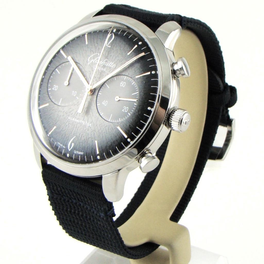 Glashutte Original Sixties Chronograph Annual Limited Warranty 1-39-34-06-22-04