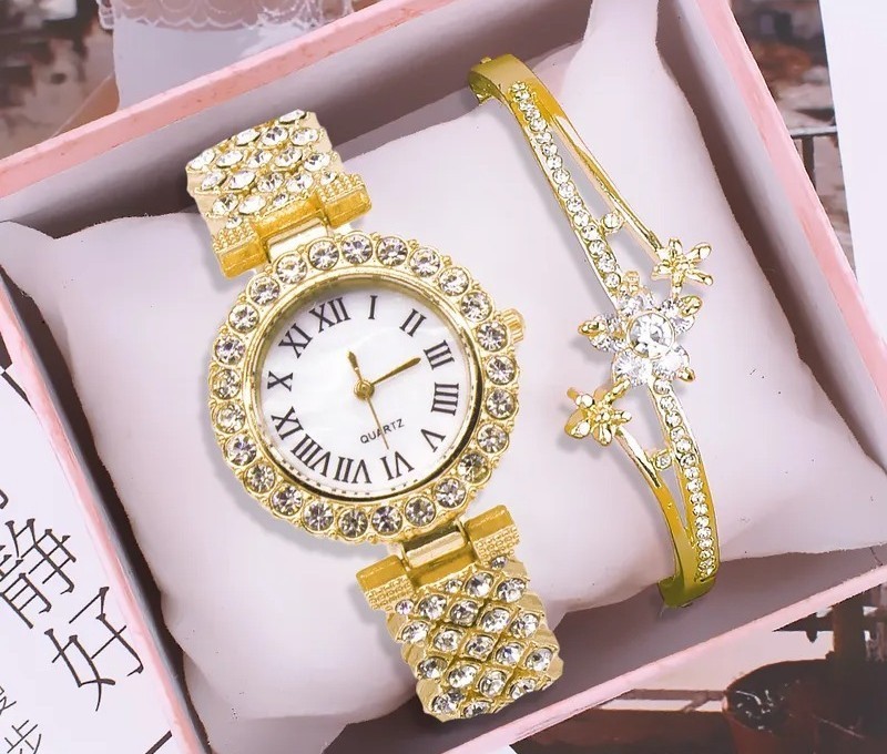 Women’s Streetwear Quartz Watch With Round Dial And Alloy Strap Featuring golden