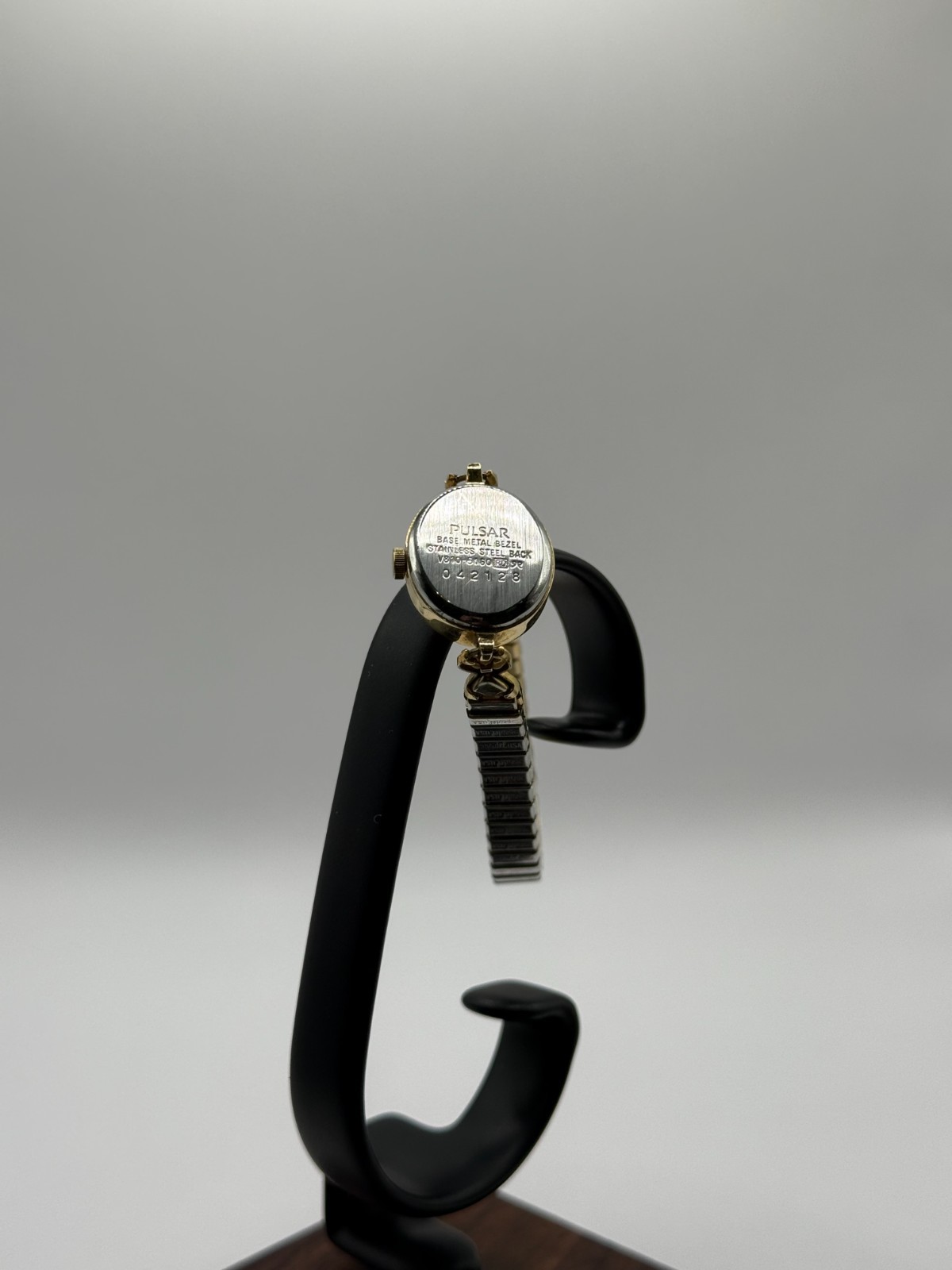 Vintage Pulsar V810-0520 Women’s Cocktail Watch Gold Tone Oval
