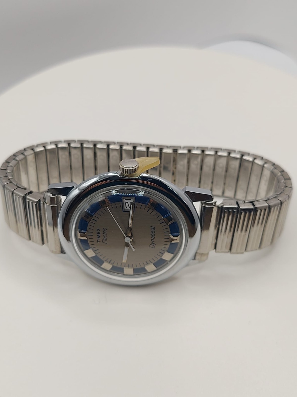 1 Vintage 70s? Timex Dynabeat datejust Electric Men’s Watch – New Old Stock .