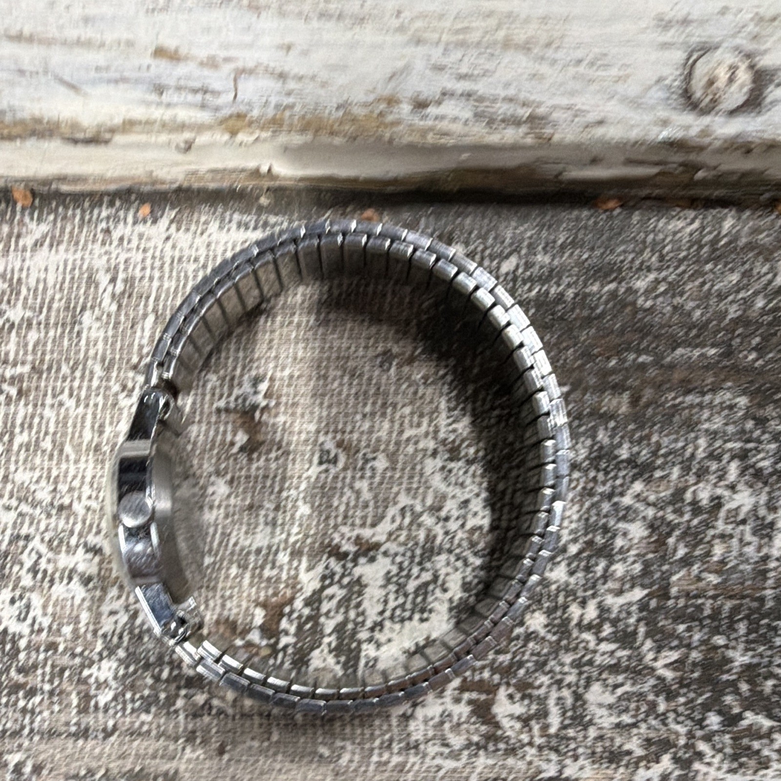 Lorus Quartz Women’s Analog Silver Dial Silver Tone Metal Bracelet Vintage