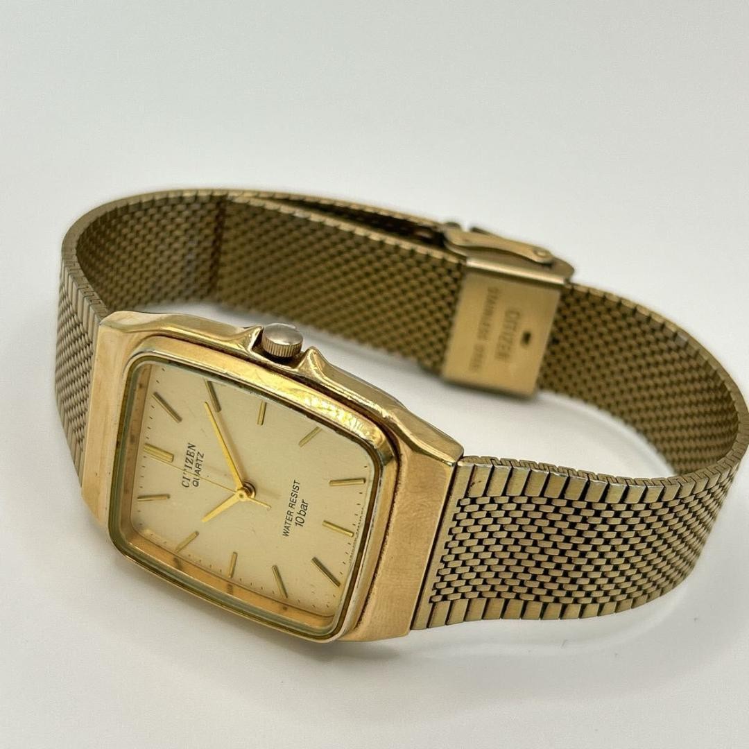 New battery included. CITIZEN Gold Quartz Square Men’s Vintage Watch. 【USED】