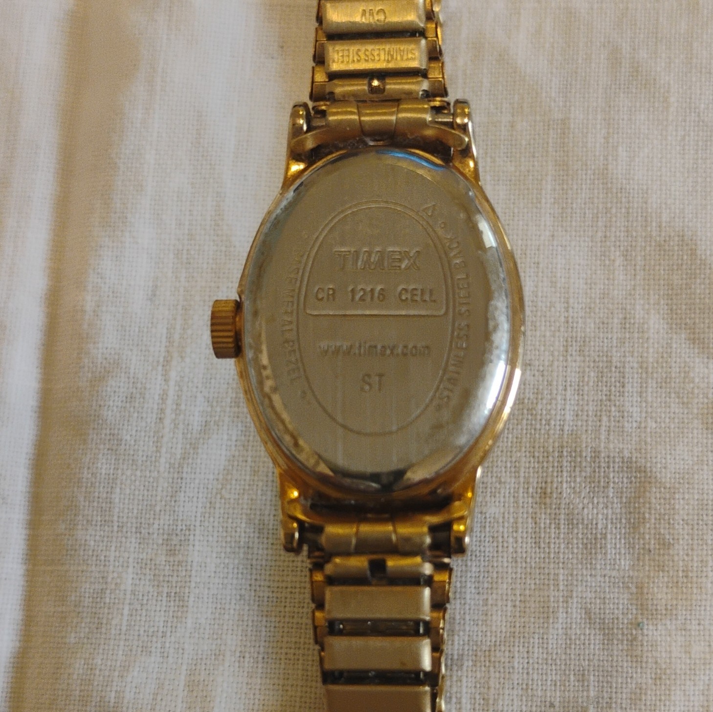Timex Women’s Oval Gold-Tone Quartz Analog Watch Expansion Bracelet New Battery