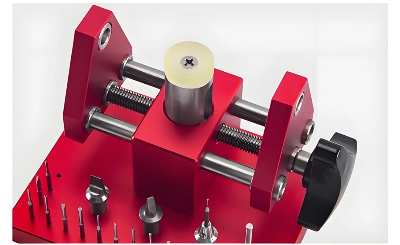 Watch Band Adjustment Mechanism for Opening The Back Cover of The Watch