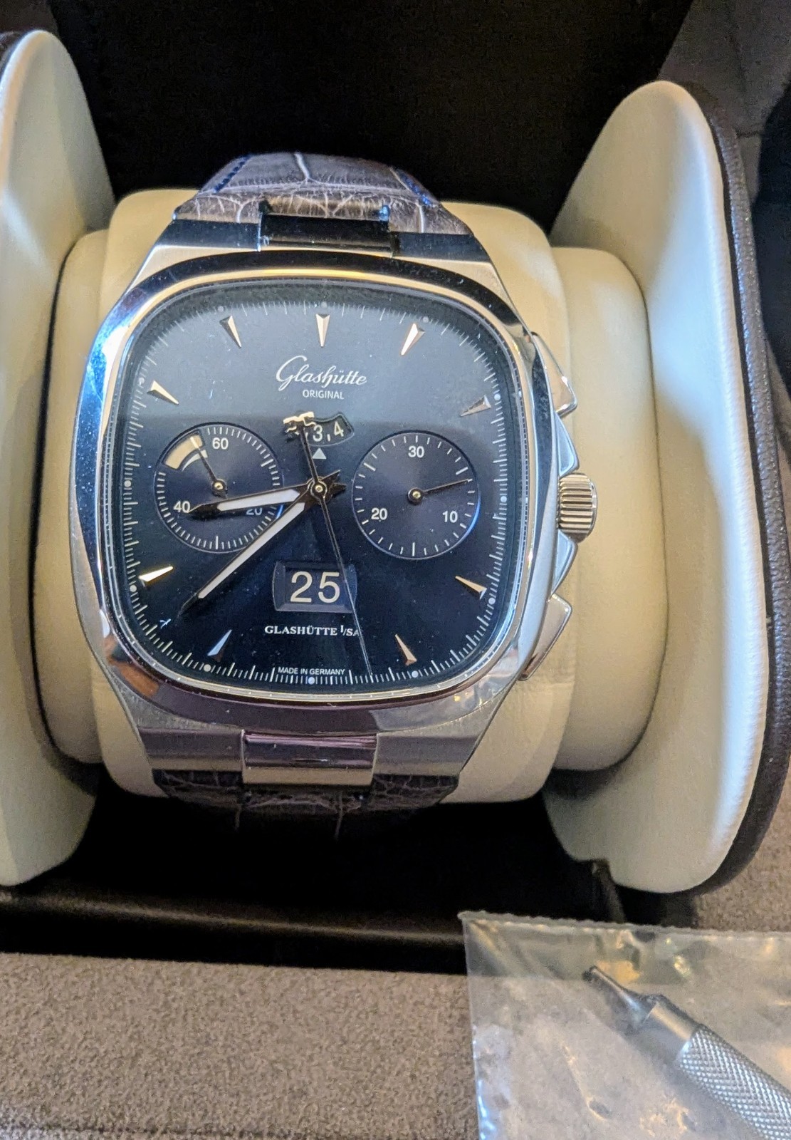 Glashütte Original Seventies Chronograph, Box, Papers, Reg. Card