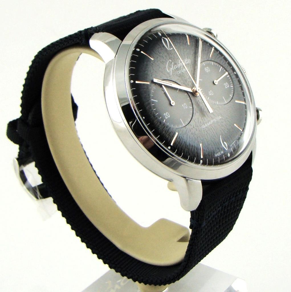 Glashutte Original Sixties Chronograph Annual Limited Warranty 1-39-34-06-22-04