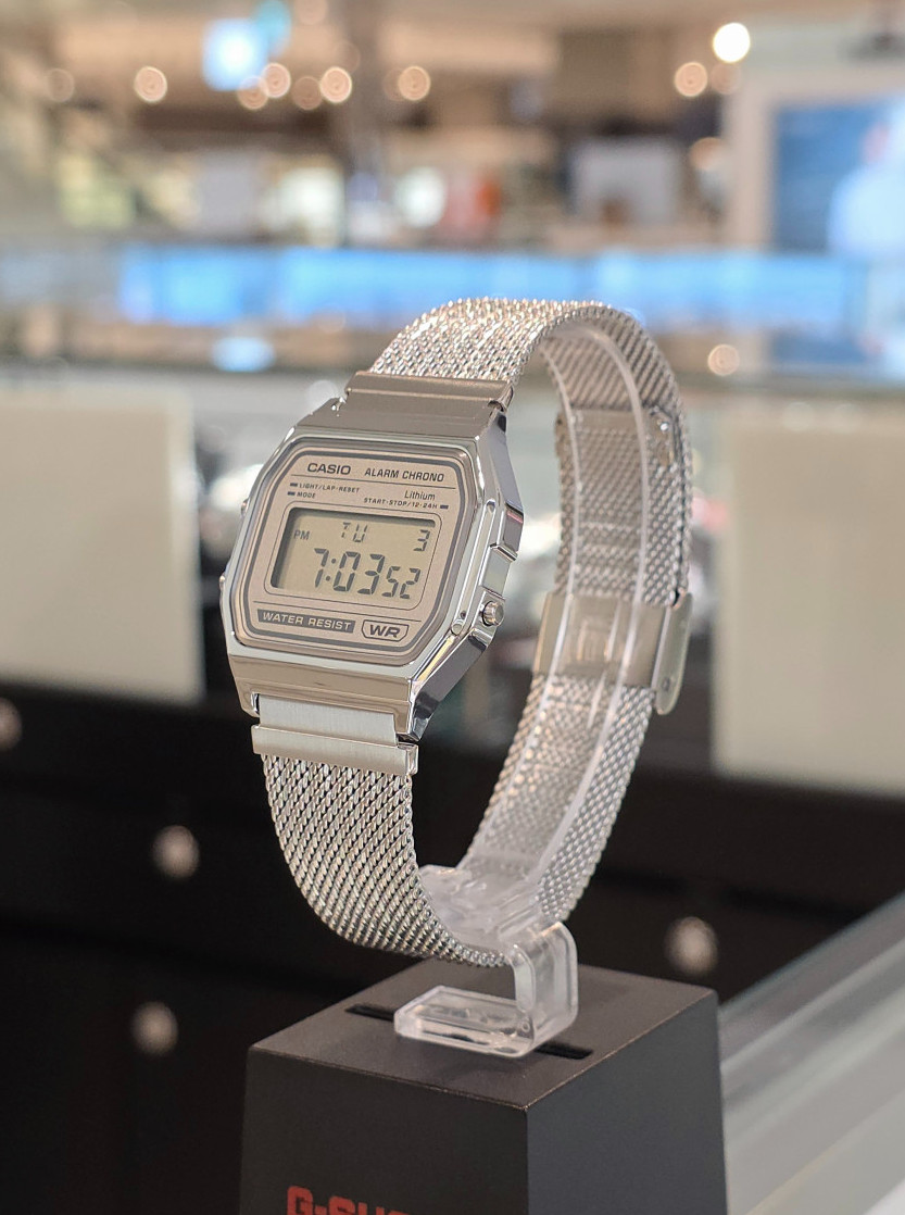 Casio A158WEM-7DF Vintage Silver Digital Watch Stainless Steel Mesh Band