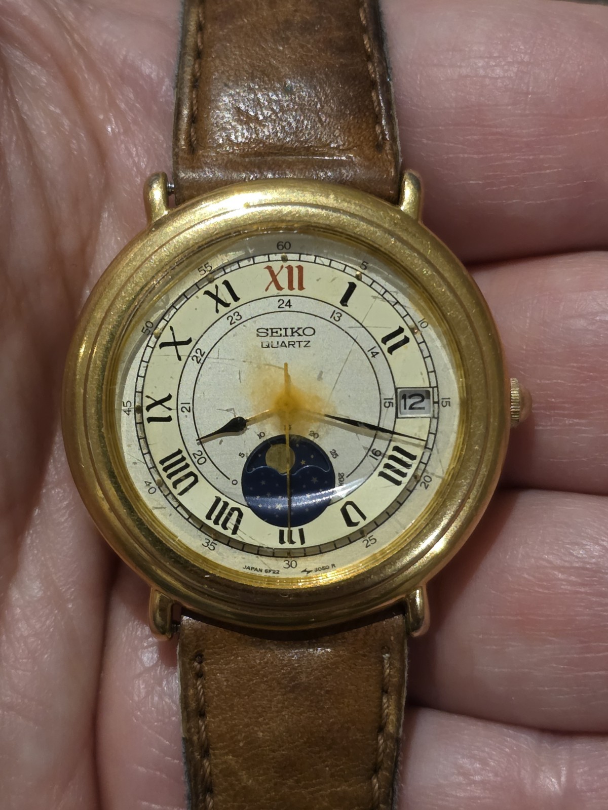 SEIKO 6F22-6050 Vintage Moonphase Watch Roman Dial Gold Case Needs New Battery