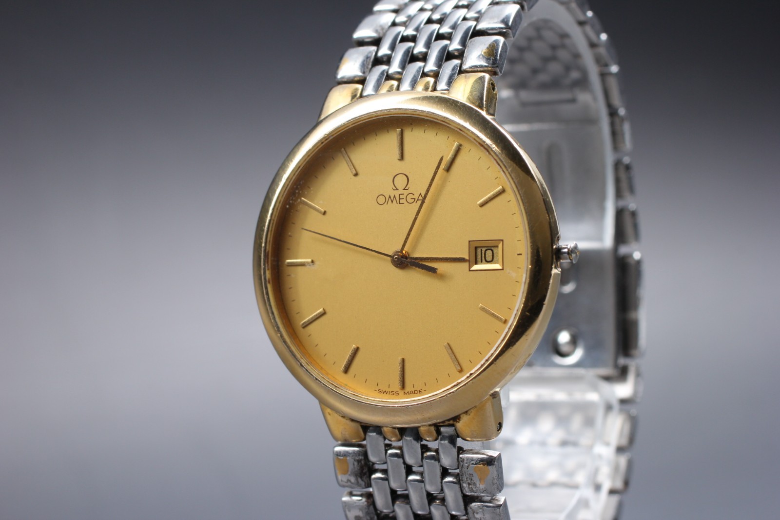 Vintage “AS-IS” Omega De Ville Cal.1430 Date Gold 33mm Quartz Men’s Watch JAPAN