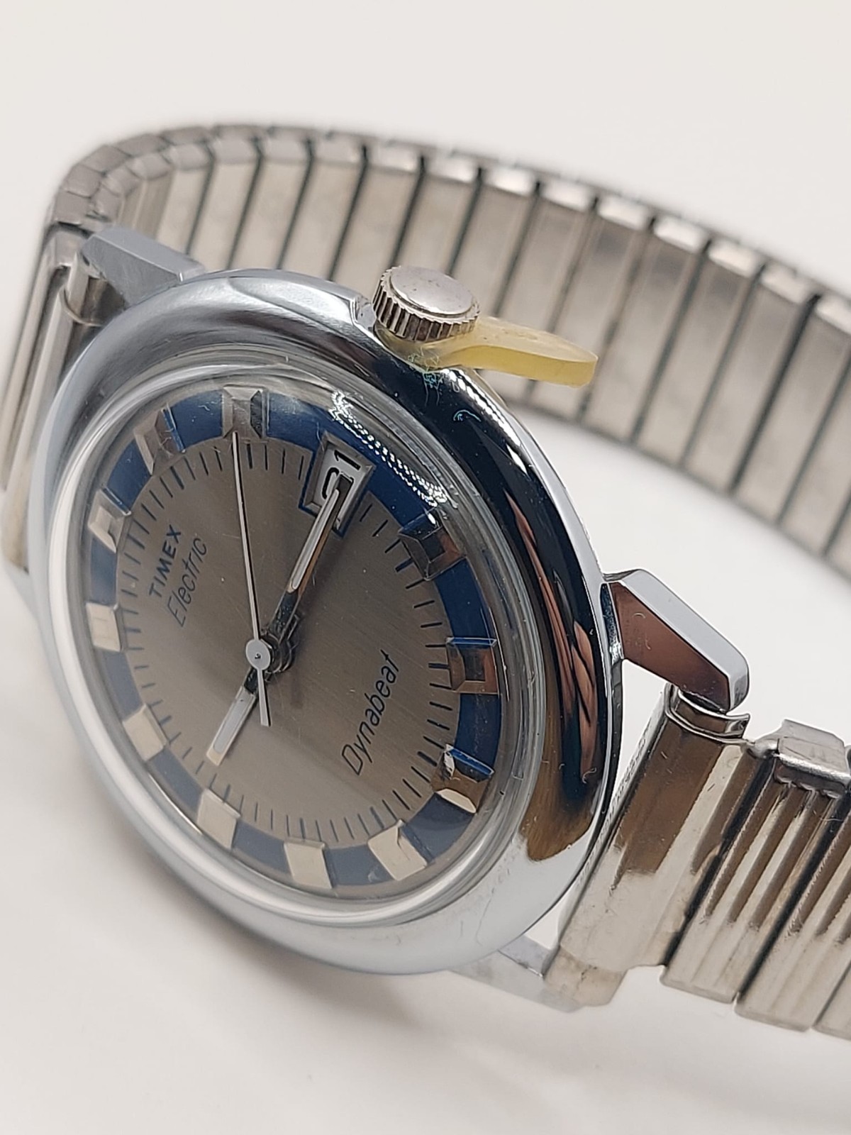 1 Vintage 70s? Timex Dynabeat datejust Electric Men’s Watch – New Old Stock .