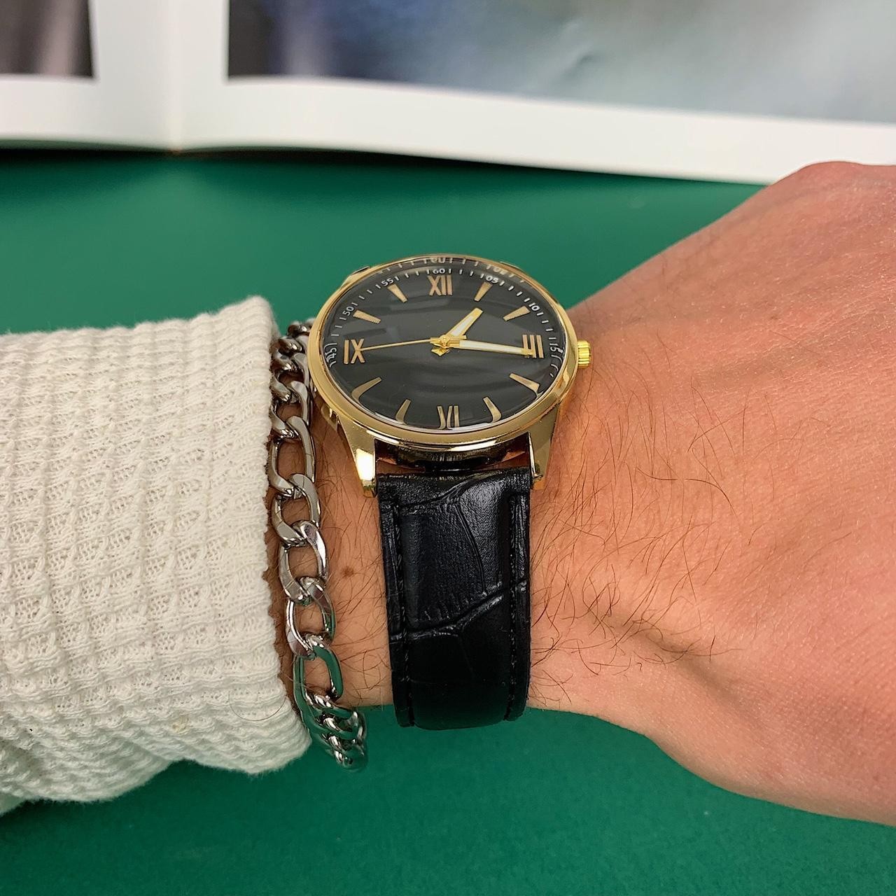 Vintage Minimalist Black Gold Leather Essential Watch 9 Inch Unisex