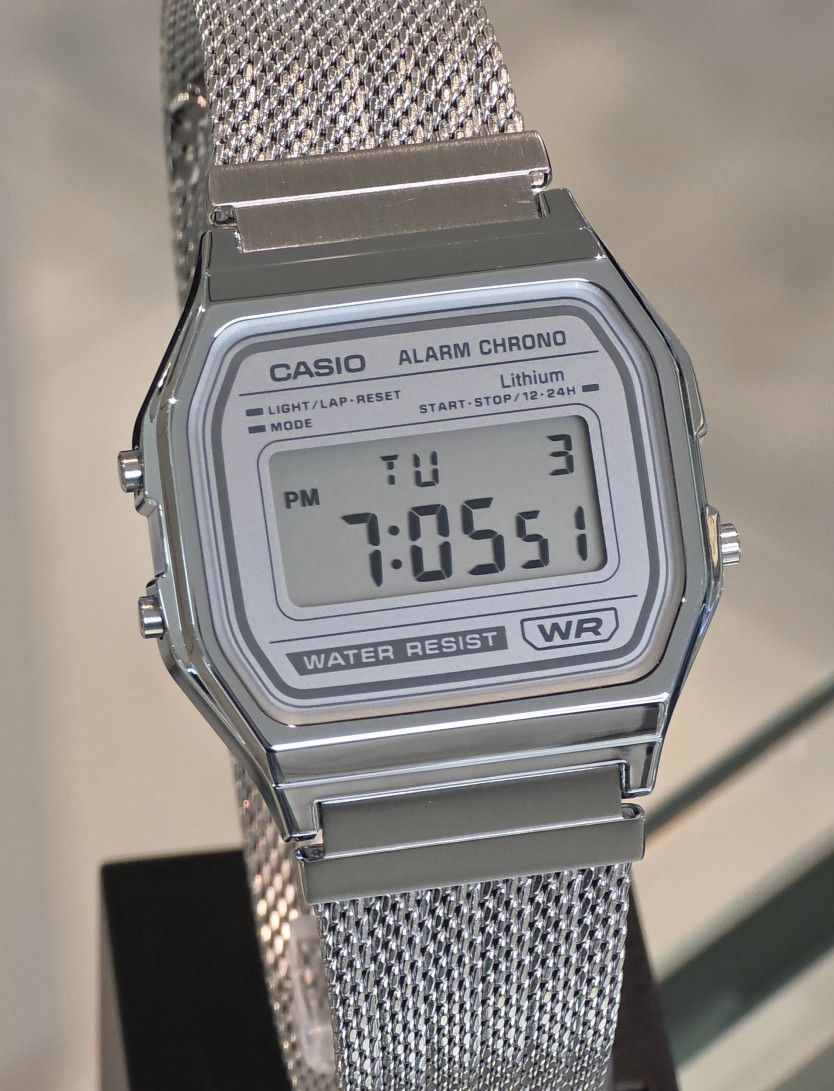 Casio A158WEM-7DF Vintage Silver Digital Watch Stainless Steel Mesh Band