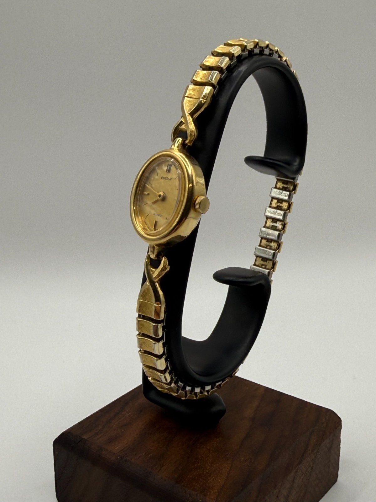 Vintage Pulsar V810-0520 Women’s Cocktail Watch Gold Tone Oval