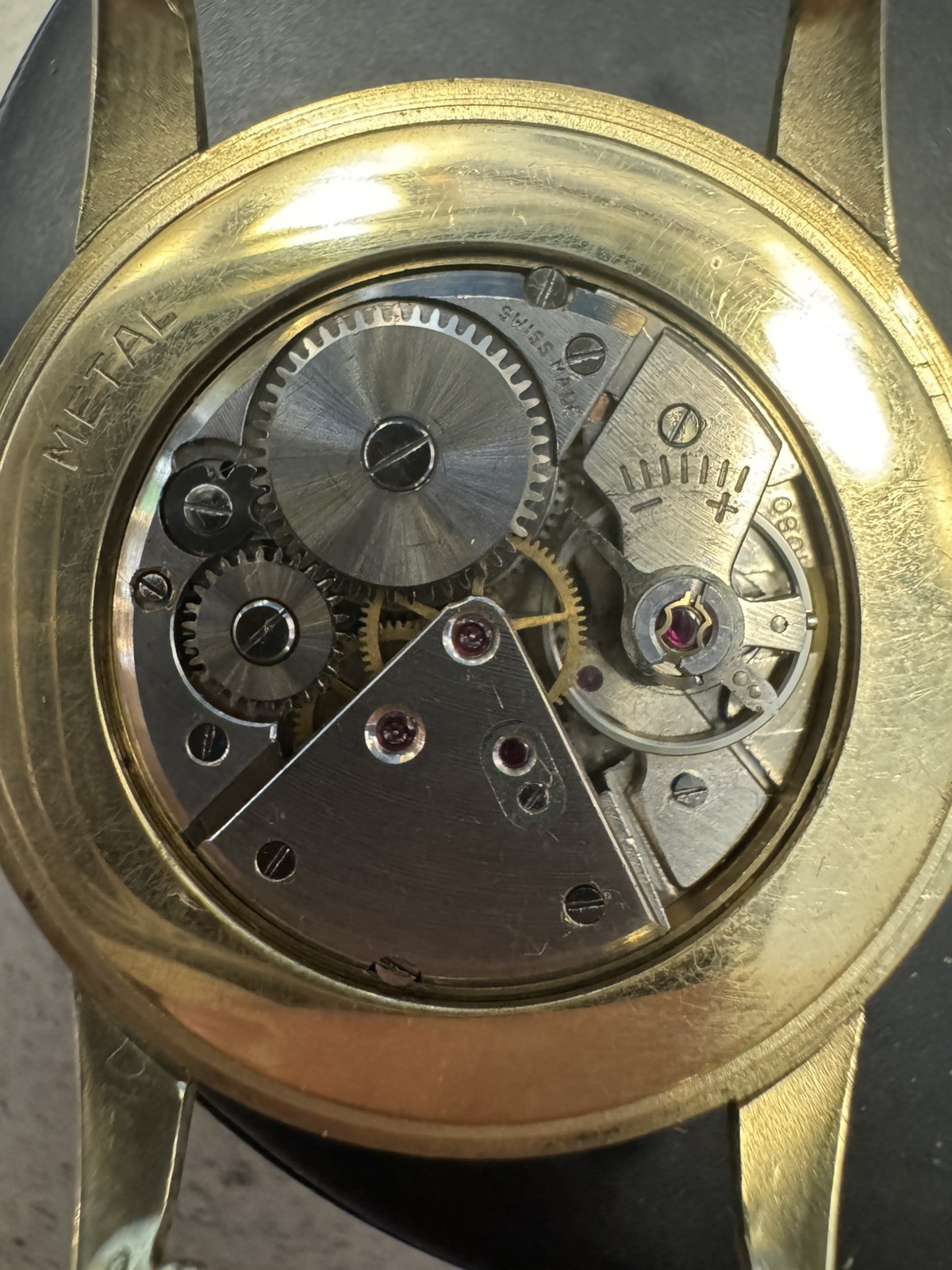 Lotos 17 jewels 14k .585 Gold case, working great