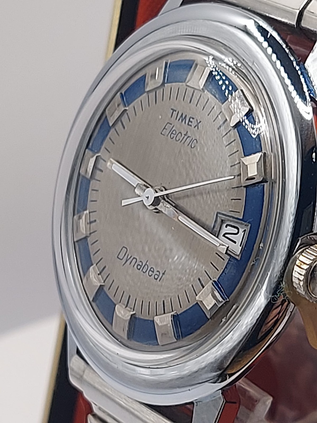 1 Vintage 70s? Timex Dynabeat datejust Electric Men’s Watch – New Old Stock .
