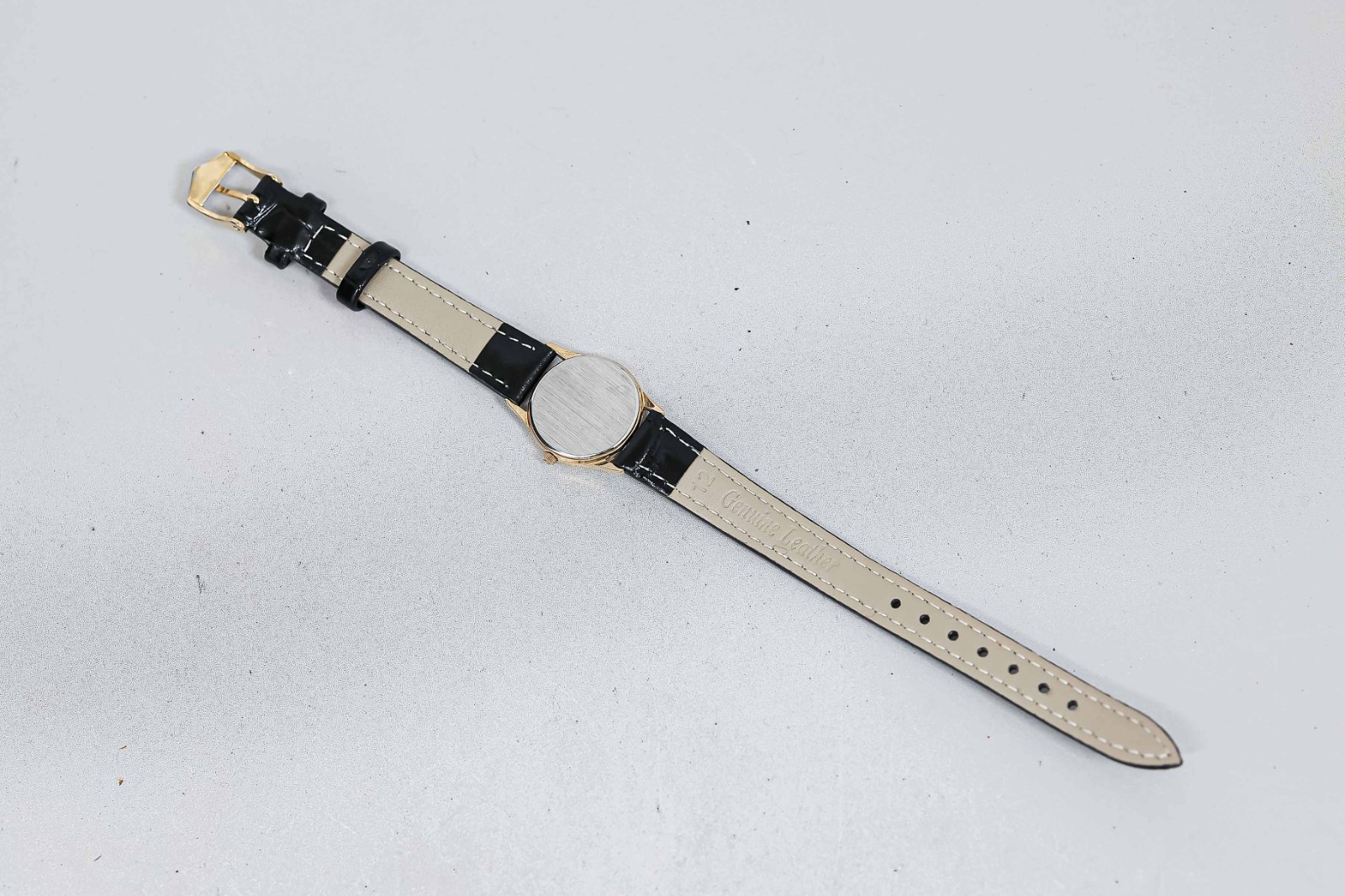 Vintage 1984 **NEAR MINT** OMEGA De Ville Cal.1450 Quartz Gold Dial 21mm Women’s