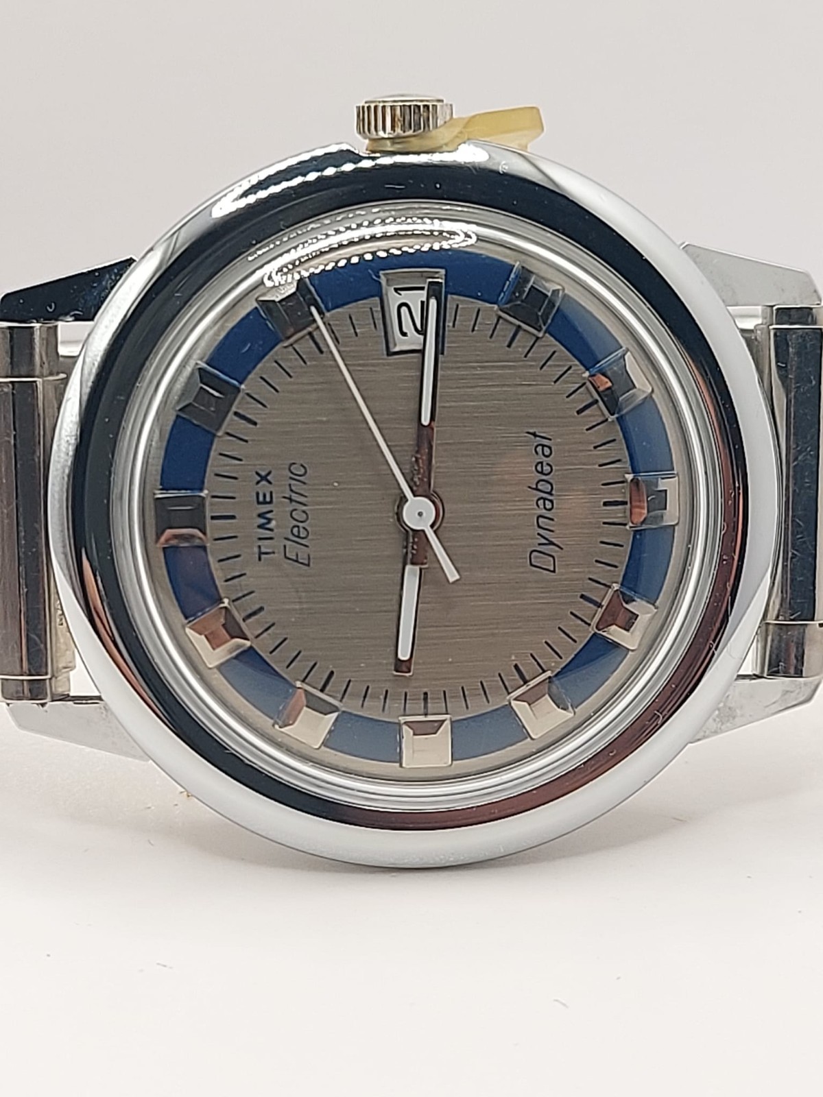 1 Vintage 70s? Timex Dynabeat datejust Electric Men’s Watch – New Old Stock .