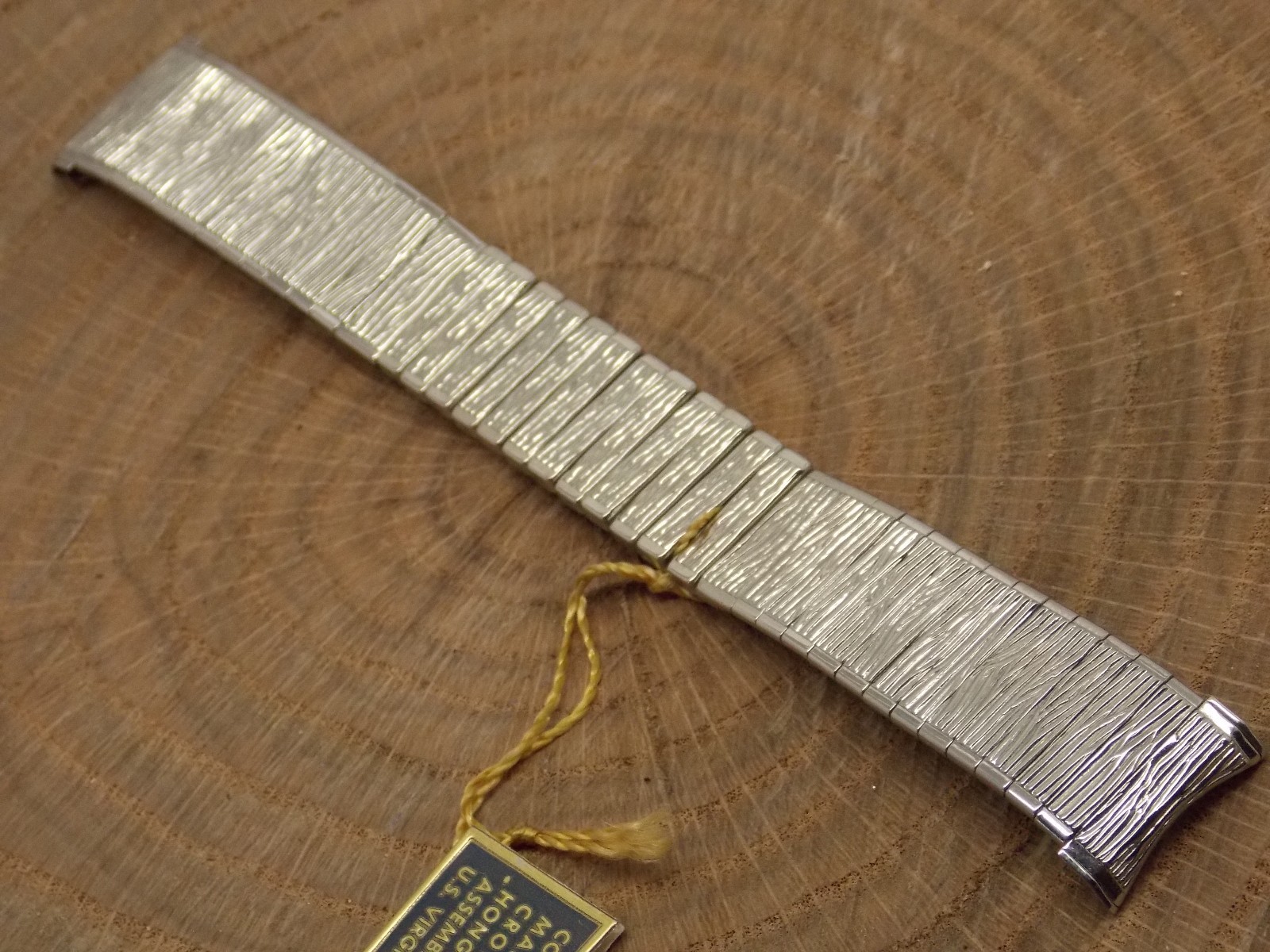 Vintage Baldwin Woodgrain Tree Bark pattern center X watch band 19mm 3/4″ steel